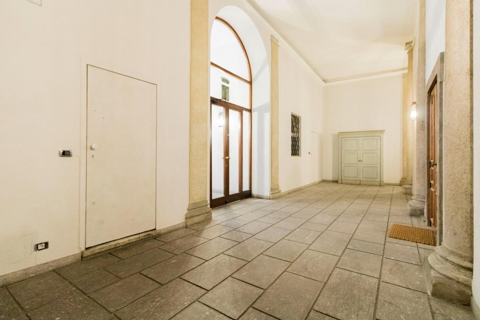 Duomo Charme Apartment ميلان المظهر الخارجي الصورة
