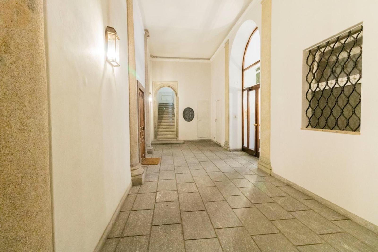 Duomo Charme Apartment ميلان المظهر الخارجي الصورة