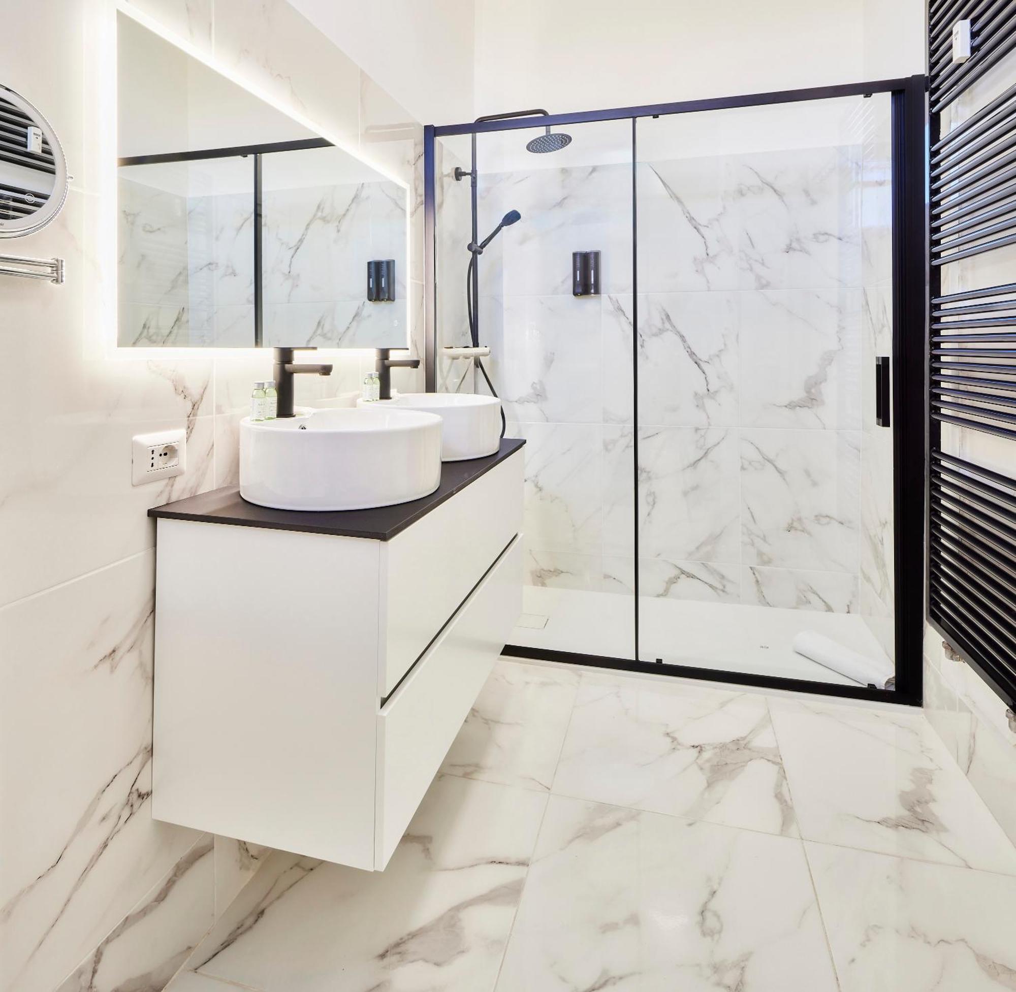 Duomo Charme Apartment ميلان المظهر الخارجي الصورة